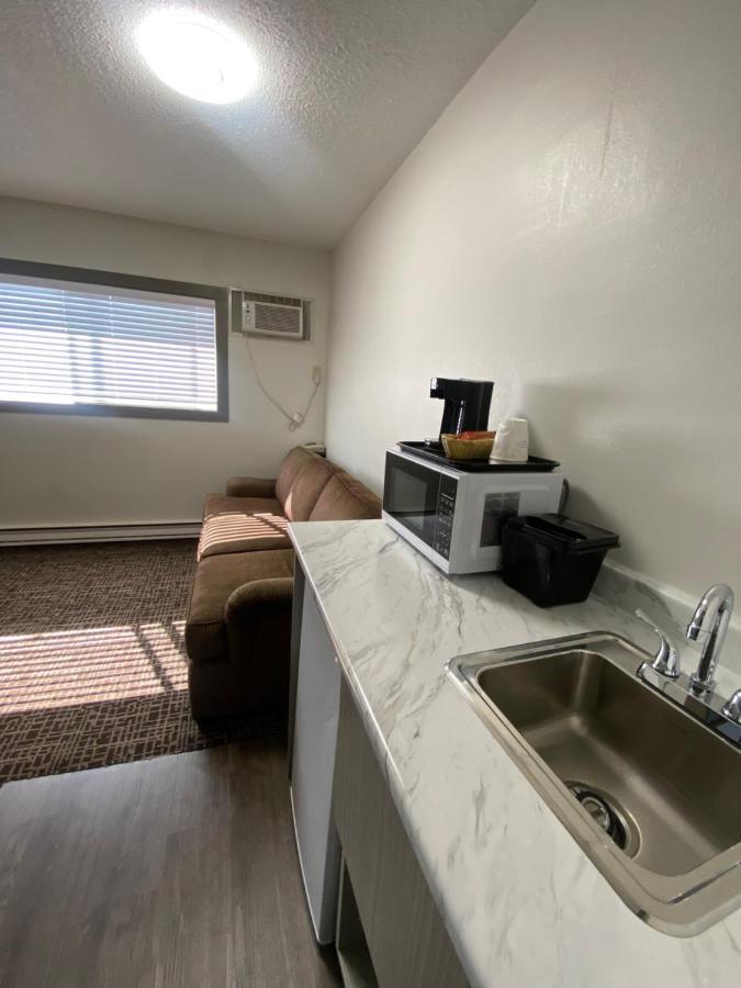 Super 8 By Wyndham Penticton Motel Buitenkant foto